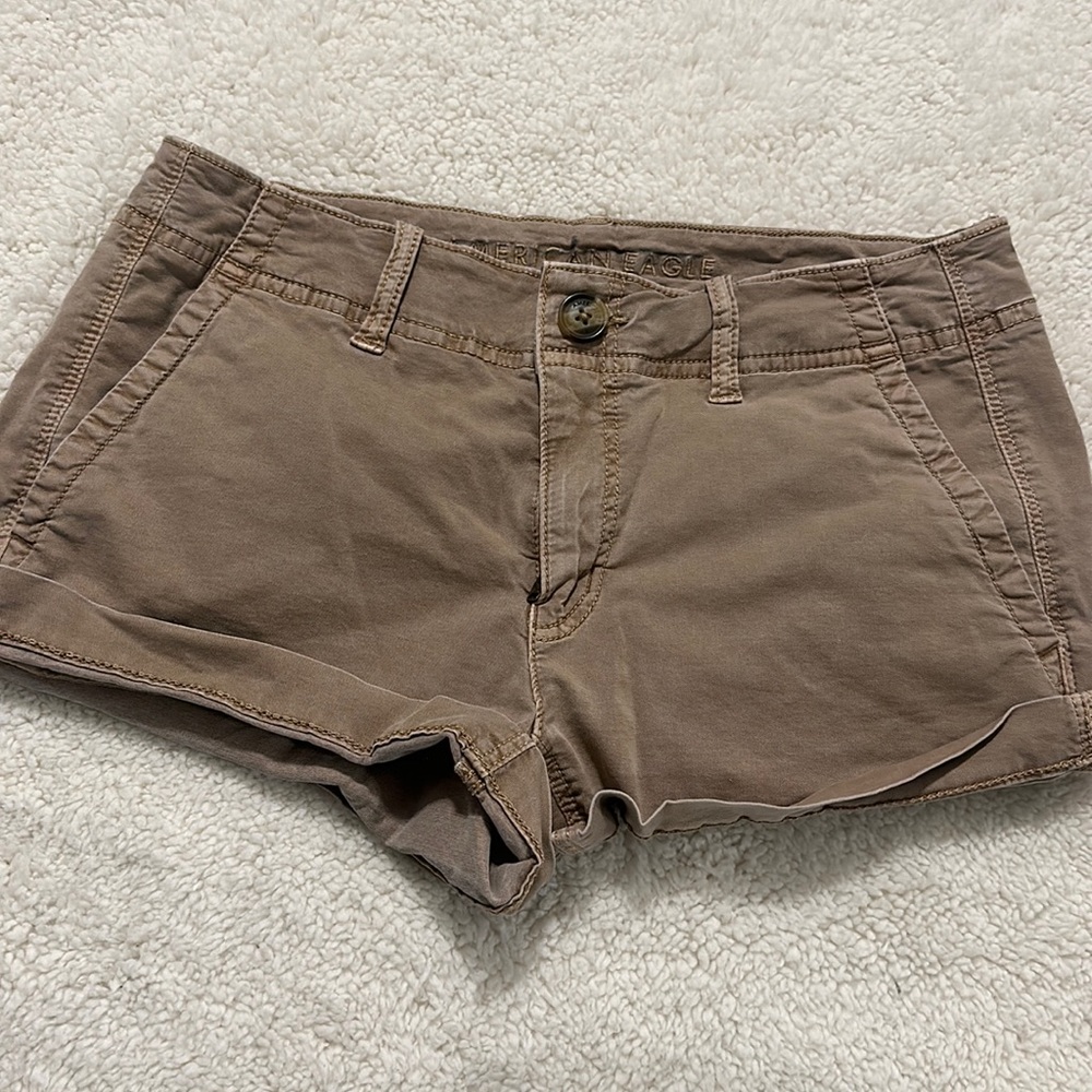 Khaki American Eagle shorts